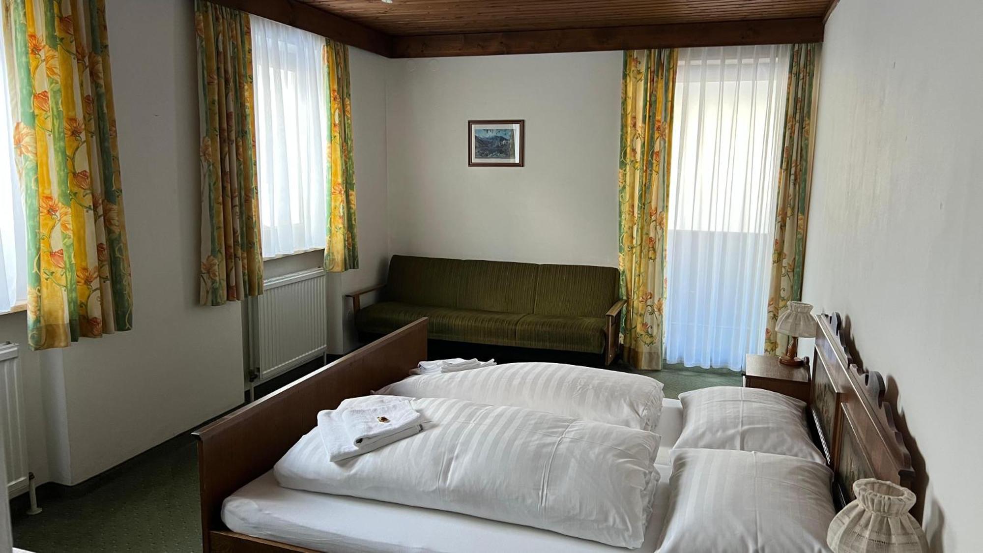 Double Room Private Bathroom